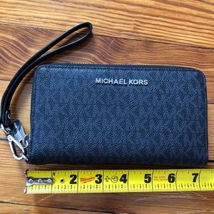 Michael Kors wallet/wristlet